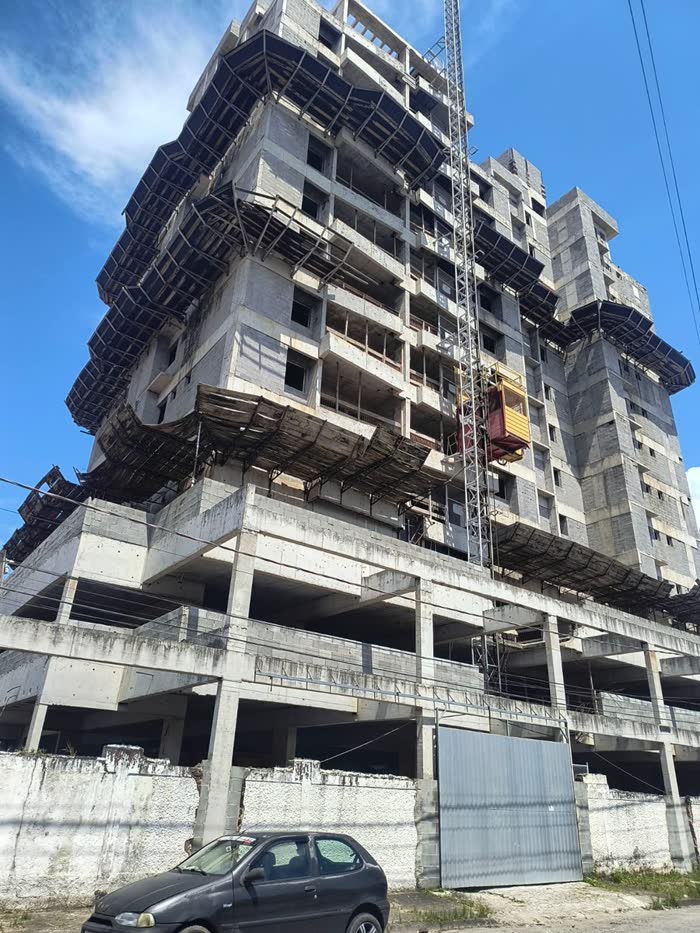 Obra em andamento — Residencial Sevilha, Caraguatatuba/SP